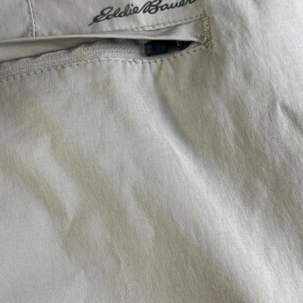 Eddie Bauer Mens Outdoor Cargo Shorts Gray EM41SH319 Size 42 Nylon Spandex‎